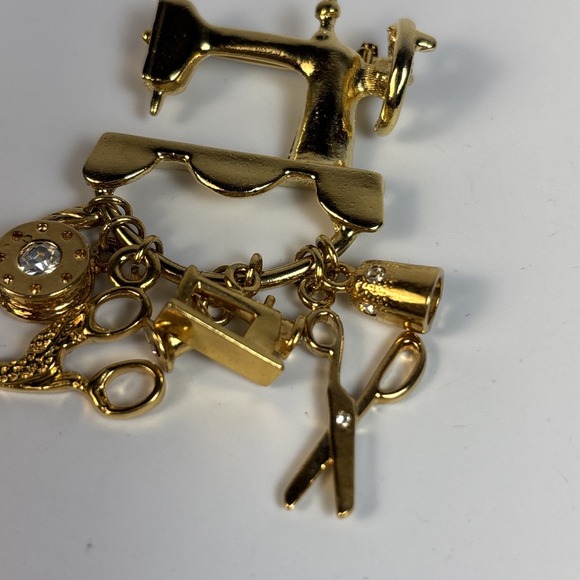 Vintage Brooch Sewing Machine Charms Perfect Condition Gold Tone Rhinestones - Picture 5 of 8